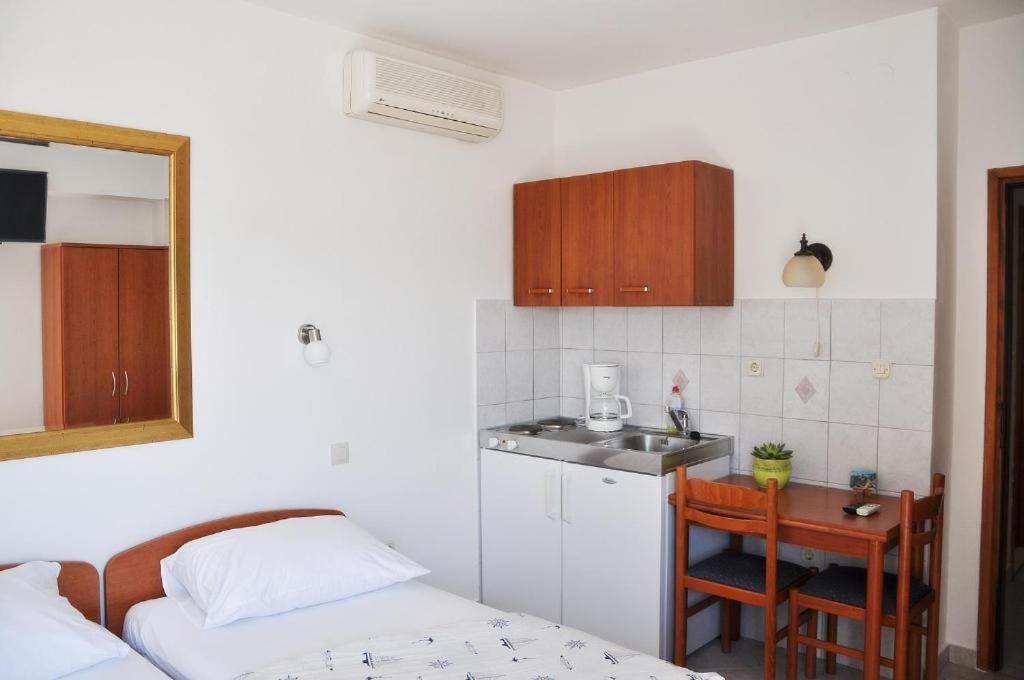 Sunrise Apartments And Studio Apartments 1 Lokva Rogoznica Bagian luar foto
