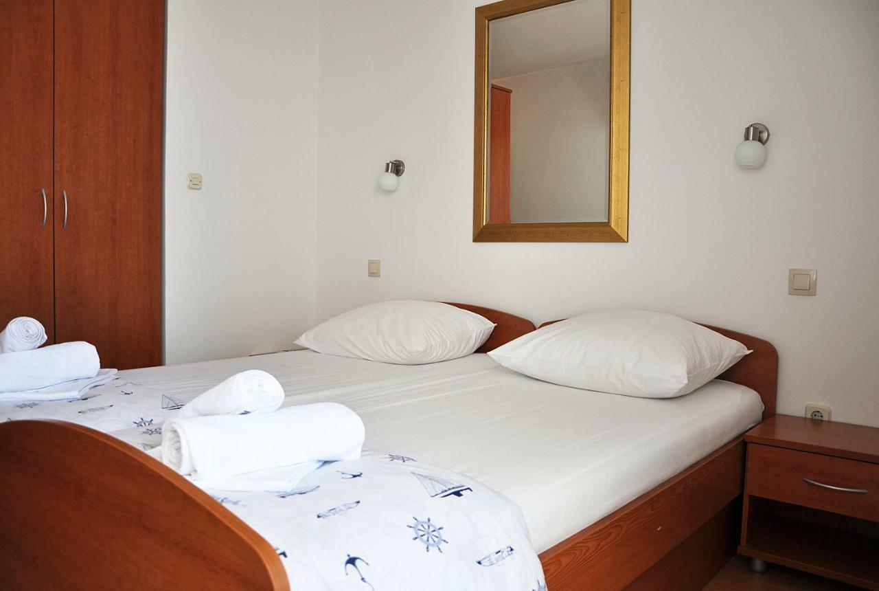 Sunrise Apartments And Studio Apartments 1 Lokva Rogoznica Bagian luar foto